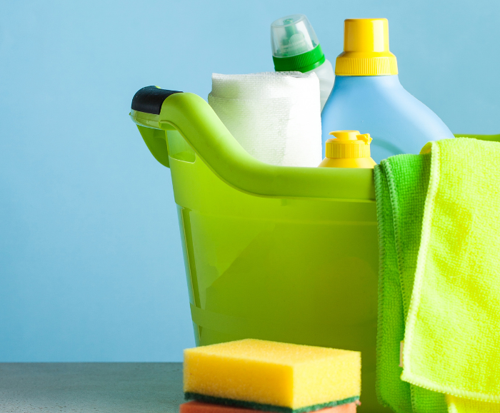 pulizia completa di condomini in provincia di Milano, Varese, Como e Monza Brianza con interventi settimanali o quindicinali e un personale fisso per ogni stabile.