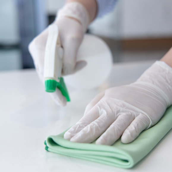 pulizia completa di farmacie in provincia di Milano, Varese, Como e Monza Brianza con interventi settimanali o quindicinali e un personale fisso per ogni stabile.